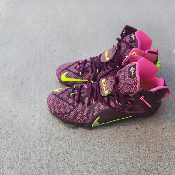 Nike | Shoes | Nike Lebron Xii 2 Double Helix Merlot Red  display picture 2